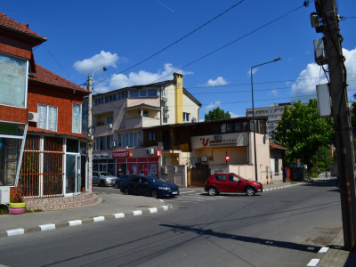 De vanzare imobil spatiu comercial + locuinta Ramnicu Valcea