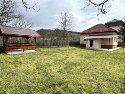 Casa 90Mp de vanzare + teren 800Mp  , zona Mihaesti 
