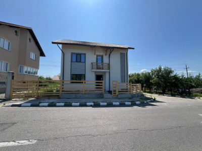 Casa de vanzare zona Ostroveni Ramnicu Valcea