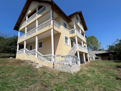 Duplex spatios cu vedere la lac Ostroveni Valcea 
