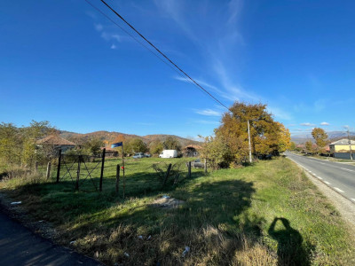 Casa de vanzare cu teren generos in Bunesti Rm.Valcea