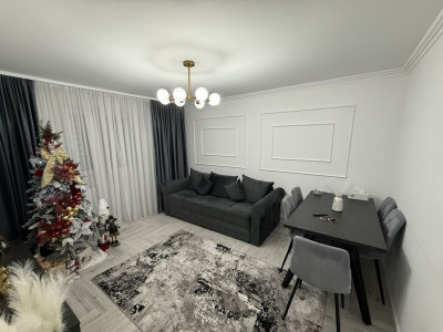  Apartament de vanzare 3 camere decomandat Et 2 Zona Hermes Rm Valcea 