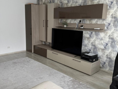 Apartament 3 camere de vanzare Zona 13 Septembrie Et 7