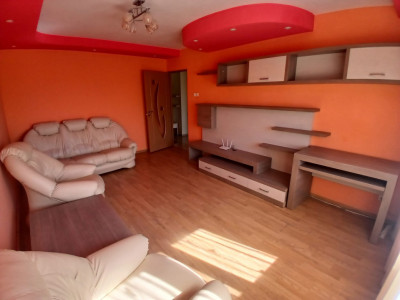 Apartament 2 camere de închiriat, zona Traian Rm Vâlcea 