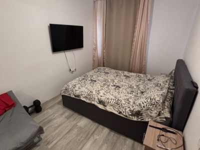 Garsoniera de vanzare etaj 1 zona Dovali Rm Valcea