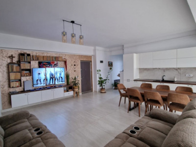 Apartament cu 3 camere de vanzare parter zona Dem Radulescu Rm Valcea