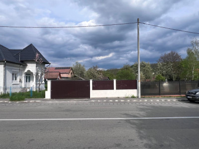 Teren de vanzare intravilan 327 mp Goranu Straubing Valcea, utilitati