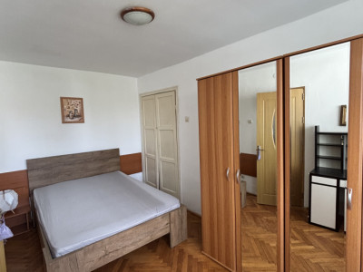Apartament cu 2 camere de inchiriat zona centrala etaj 2 Rm Valcea