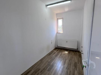Spatiu birou de inchiriat Topolog Valcea, 8 mp, etaj 1, utilitati incluse