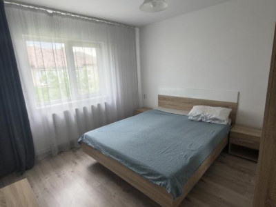 Apartament de închiriat, 3 camere, zona centrală Râmnicu Vâlcea 