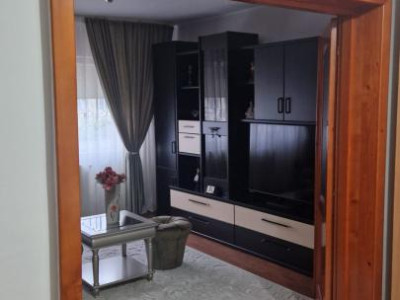 Apartament 3 camere de vânzare, Drăgășani Central