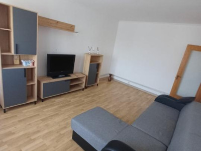 Apartament de închiriat 3 camere, zona Nord Râmnicu Vâlcea 
