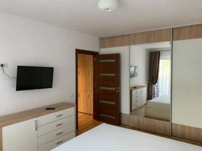 Apartament 2 camere de inchiriat Central Gib Mihaescu Valcea, parcare, etaj 1
