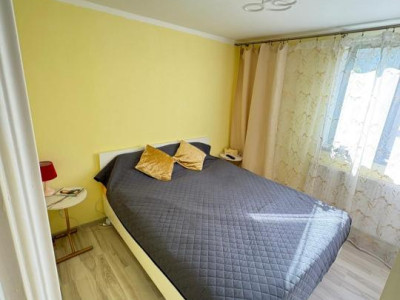 Apartament ch 2 camere de vanzare etaj 3 zona Nord Ramnicu Valcea