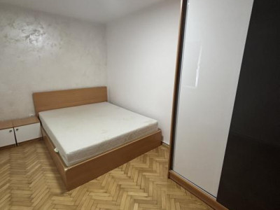 Apartament 4 camere de inchiriat et 4 langa Sala Polivalenta Rm Valcea