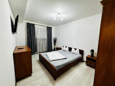 Apartament cu 2 camere de închiriat etaj 5 Zona Nord Rm Valcea