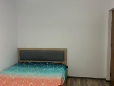 Apartament cu 2 camere de închiriat etaj 5 zona Nord Râmnicu Vâlcea