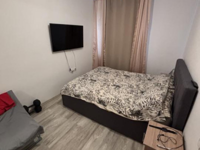 Garsoniera de vanzare etaj 1 zona Dovali Rm Valcea