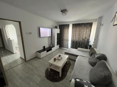 Apartament de vanzare zona Hanul Haiducilor, 2 camere, decomandat, mobilat