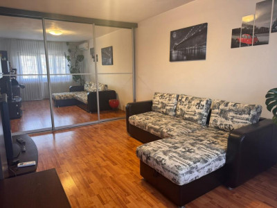 Apartament cu 2 camere de închiriat etaj 3 zona Centrală Rm. Vâlcea