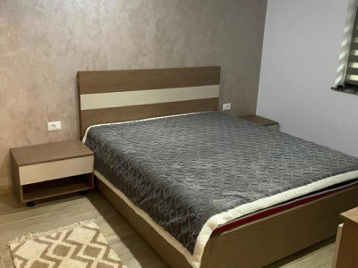Apartament cu 2 camere de închiriat et 1 Bd. Dem Rădulescu Rm. Vâlcea