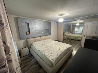Apartament 4 camere de vânzare parter zona Ostroveni Rm Vâlcea