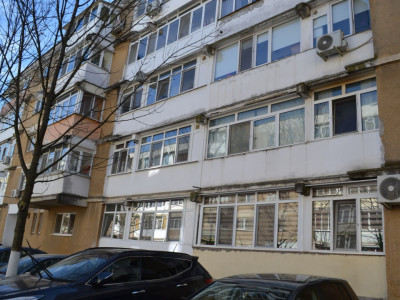 Apartament 3 camere de vanzare zona Ostroveni Valcea